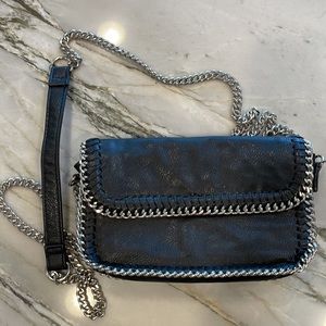 Cross body purse